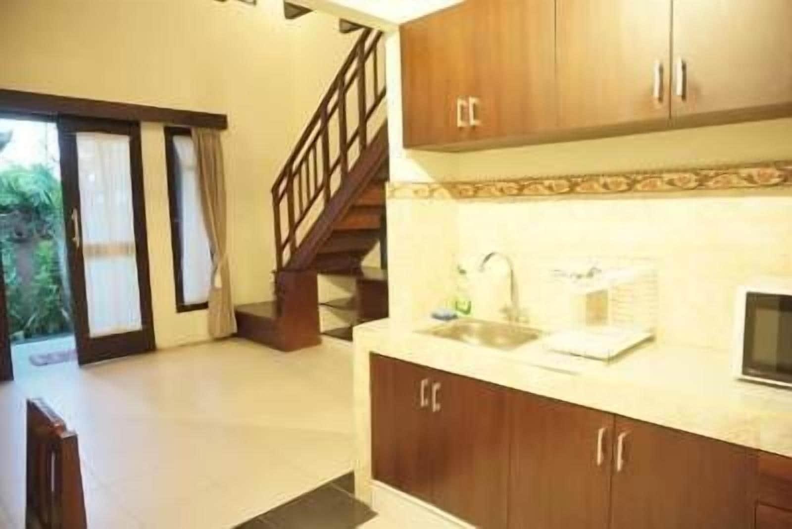 Gasthuis Praschita Bali 2*