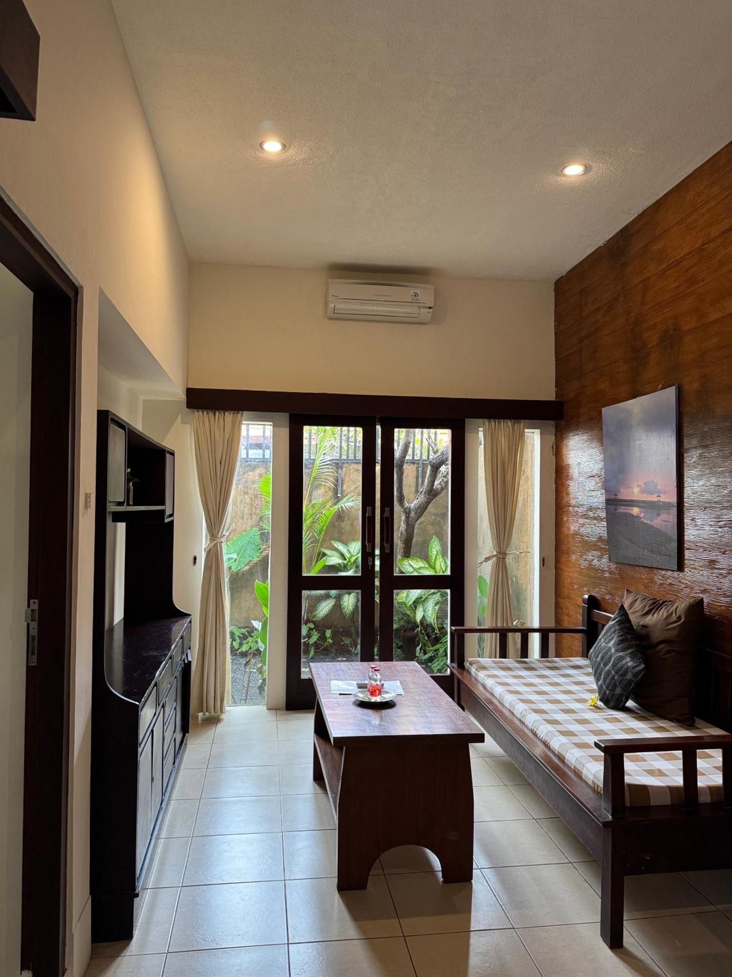 Gasthuis Praschita Bali 2*